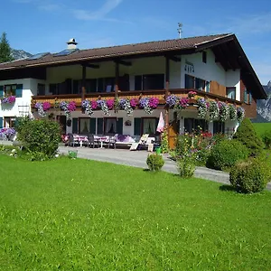 Herzoghaeusel Guest house